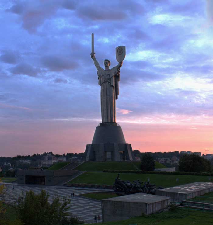 Батьківщина-Мати, або ваша реклама